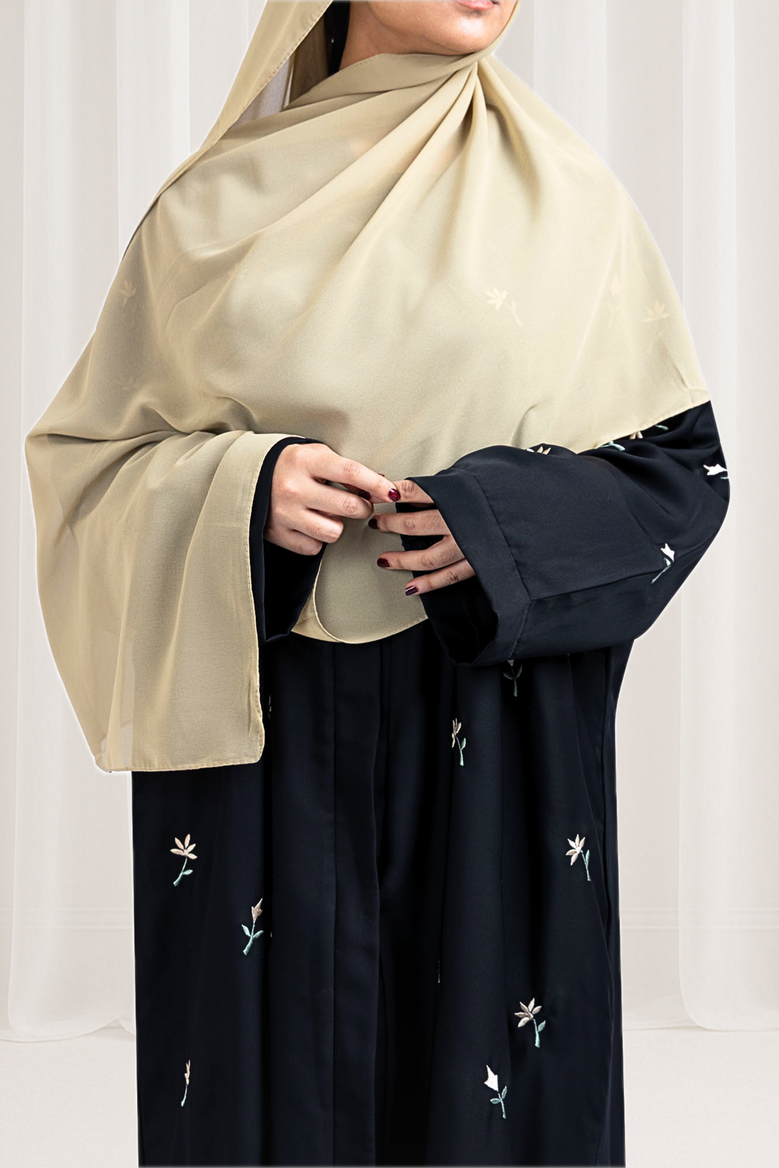 Elegant Flowvy Black Embroidered Abaya